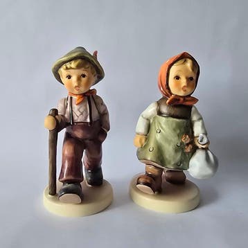 Goebel - Beeldje - Hummel #562 - Grandpas boy - TMK7 &