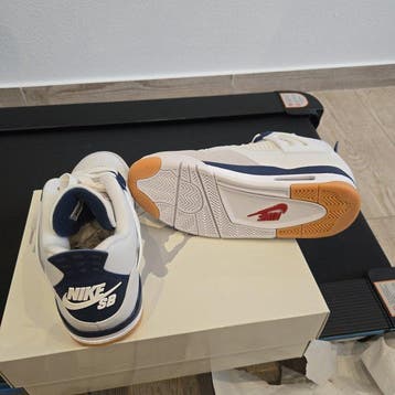 Air Jordan - Air Jordan 4 - High-top sneakers - Maat: EU 41