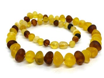 Larmes de la mer Baltique : collier artisanal en ambre