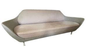 Fritz Hansen Favn Sofa Bank (Jamie Hayon), Verzenden