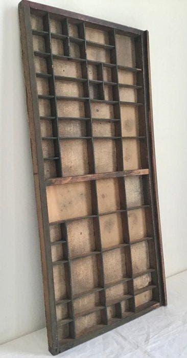 Rek - letterbak in hout - printers letter tray, Antiek en Kunst, Antiek | Wandborden en Tegels