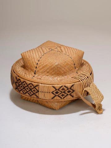 Boîte en vannerie Kuba à couvercle – RDC – raffia et fibres