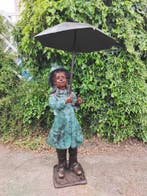 Bronzen meisje met paraplu- fontein, Jardin & Terrasse