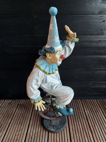 Jun Asilo - Beeld, Clown op eenwieler - 74 cm - Hars, Metaal