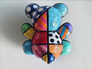 Romero Britto (1963) - Romero Britto Care Bear Figurine