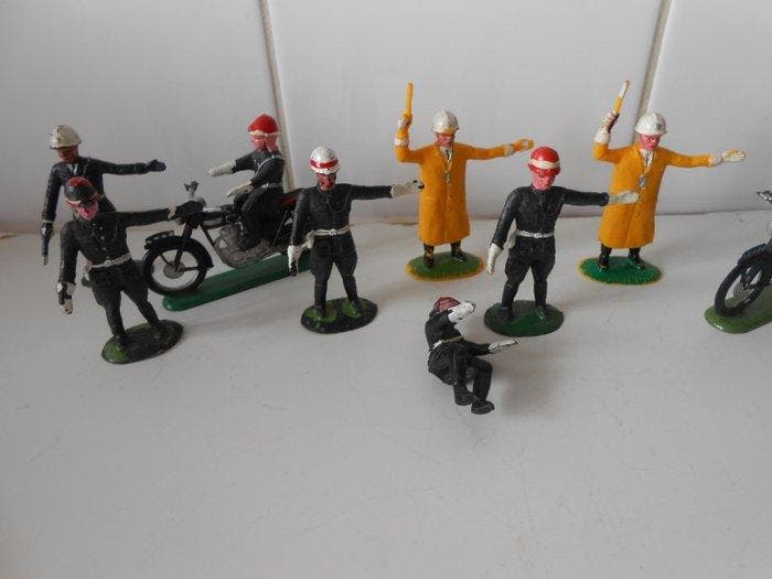 Solido Belge - Figuur - 14 vintage Belgische politieagenten, Enfants & Bébés, Jouets | Autre