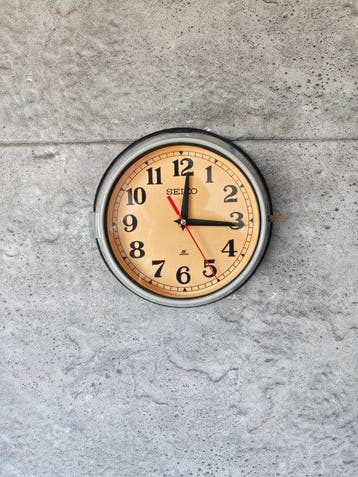 Wandklok - Seikosha CO. LTD Seiko - Staal, Bakeliet,, Antiek en Kunst
