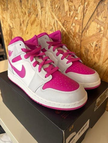 Nike - Air Jordan 1 Mid - Sneakers - Maat: EU 38 - Nieuw met, Nieuw