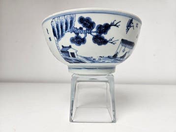 A Chinese blue and white Ode to the red cliffs bowl - Kom