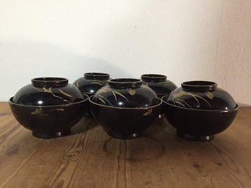 Set of 5 Elegant Vintage Japanese Black Lacquer Urushi Bowls