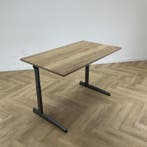 Ahrend  zit-sta  (max 90 cm hoogte) elektrisch bureau 140x80, Elektrisch, Gebruikt