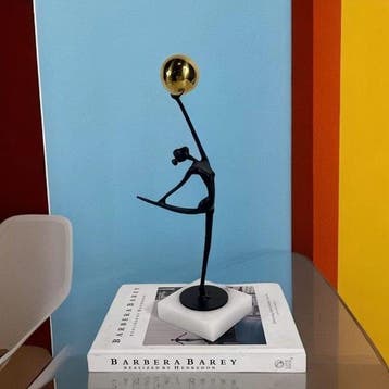 sculptuur, Celestial Balance — Black Metal Ballerina with