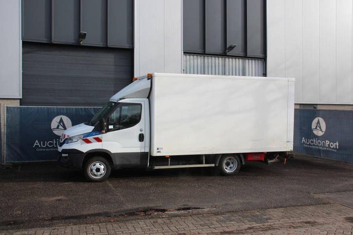 Veiling: Bestelwagen Iveco Daily 35C14G CNG 100kW 2018, Auto's, Bestelwagens en Lichte vracht, Ophalen
