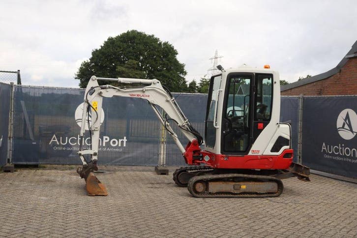 Veiling: Minigraver Takeuchi TB225 Diesel 16.5kW 2018, Zakelijke goederen, Machines en Bouw | Kranen en Graafmachines, Ophalen