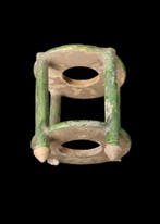 Oud-Chinees, Ming-dynastie Geglazuurde terracotta stand