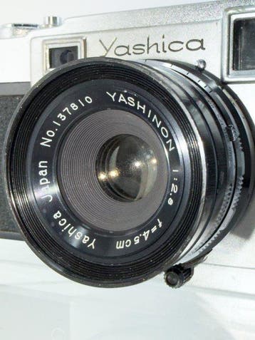 Yashica 35-F with Yashinon 2,8/45mm | Meetzoeker camera
