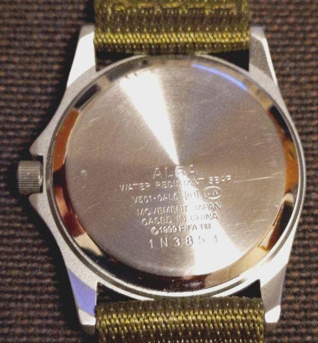 ALBA 2002 FIFA Wereldbeker Kwarts Horloge — Nylonband in, Verzamelen, Overige Verzamelen