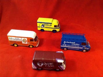 Altaya 1:43 - Model raceauto (4) - 1) Saviem SG2 Van, Hobby & Loisirs créatifs