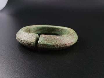 Viking periode Brons Massief rijkelijk versierde bronzen