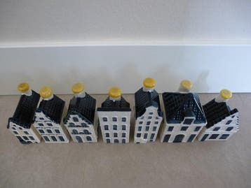 KLM-huisje - Zeven KLM/Bols huisjes gevuld met Bols