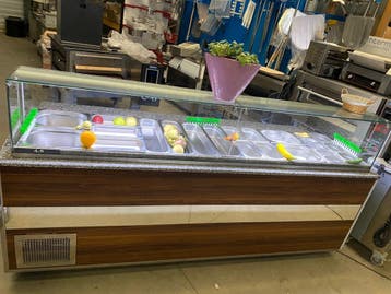 Poke bowl vitrine, saladette vitrine 2,5 m gebruikt €1450, Zakelijke goederen, Horeca | Meubilair en Inrichting, Ophalen of Verzenden