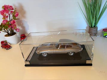 Amalgam 1:18 - Modelauto - Jaguar E-type, Nieuw