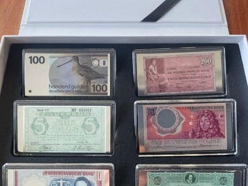 Nederland. 8 x zilveren miniatuur bankbiljetten.