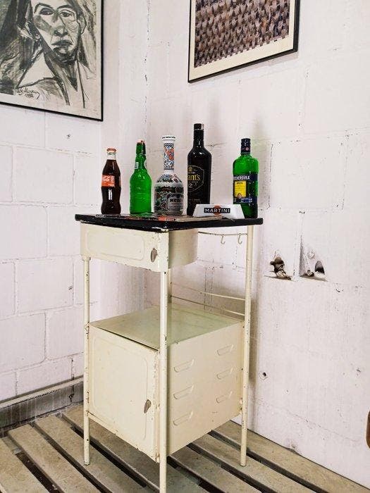 Salontafel - Vintage industriële kast - Staal, Antiek en Kunst, Antiek | Wandborden en Tegels