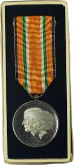 Nederland. Beatrix. official medal / decoration 1966 -