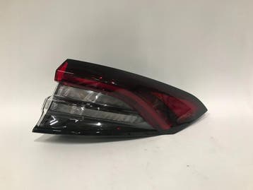Maserati Levante LIFT 21 - Achterlicht rechts LED Europa don, Verzenden, Gebruikt