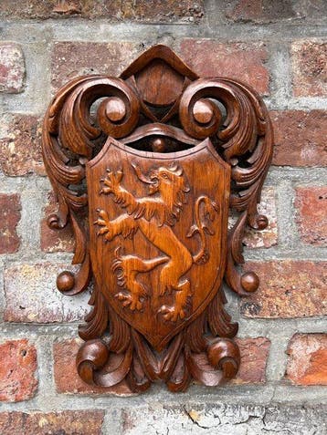 Sculpture, Wapenschild met de Vlaamse Leeuw, - 34 cm - Chêne