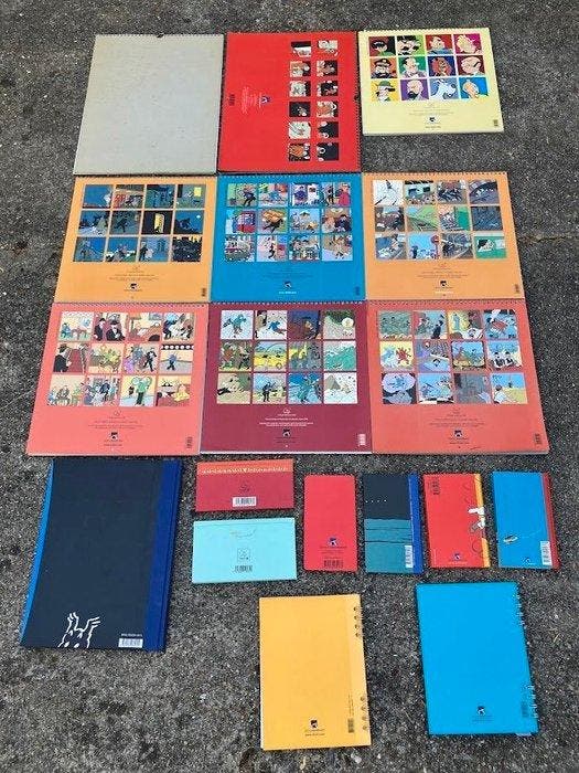 Tintin - 18 Various merchandise objects - Moulinsart, Livres, BD