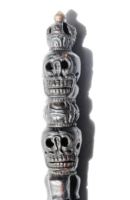 Phurba finement sculpté, orné de crânes, chamane, 32 cm,, Antiquités & Art, Art | Art non-occidental
