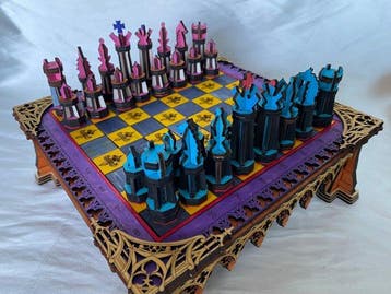 Schaakspel - Vintage. schaak en handgemaakte houten figuren