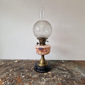 Veritas Lamp Works - Olielamp - Melkglas en gegrafeerd glas