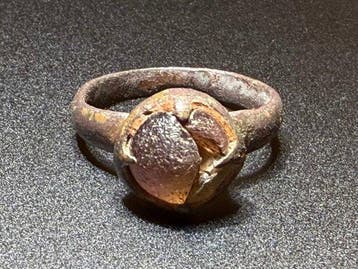 Médiéval, époque des Croisés Bronze Bague élégante avec une