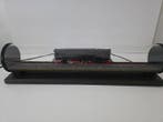 Handmade H0 - Fixation pour train miniature (1) - Présentoir