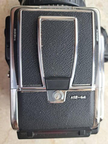 Hasselblad 203FE Focal-Plane Body - Carl Zeiss Planar