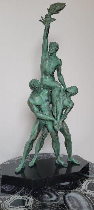 MAX LE VERRIER, PIERRE LE FAGUAYS - Beeld, TROPHEE - 64 cm -