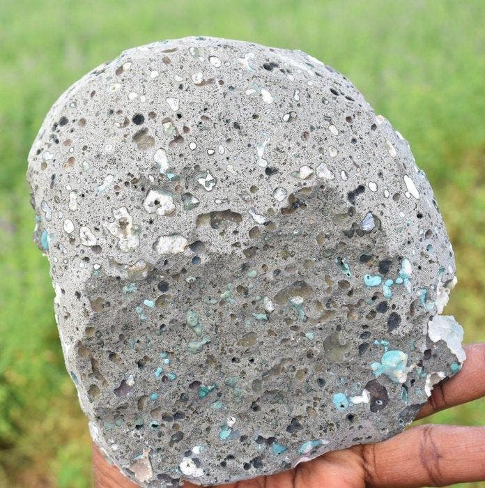 Apophylliet-kristallen op witte chalcedoon-matrix Kristal op, Verzamelen, Mineralen en Fossielen