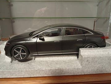 NZG 1:18 - Voiture miniature - Mercedes EQE (V295) 2022, Nieuw