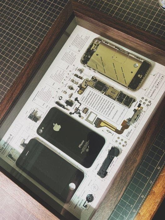 Apple iPhone 4 - Teardown Art - iPhone, Consoles de jeu & Jeux vidéo, Consoles de jeu | Accessoires Autre