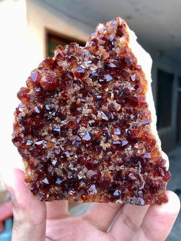 Natuurlijke citrienkristallencluster op matrix Exemplaar -