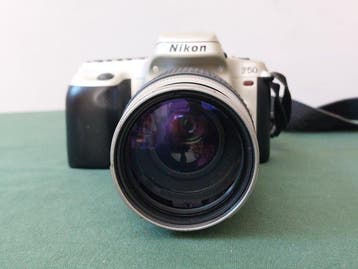 Nikon F50 & AF Nikkor 70-300mm 1:4.5-5.6 G Appareil photo, Nieuw