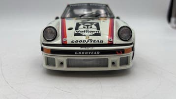 Schuco 1:18 - Modelauto - Kremer Porsche 934 RSR 1976 -, Nieuw