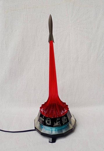 Yuzhmash USSR Nachtlamp Space Era tot het 25e congres van