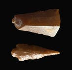 Predynastisch Oud-Egyptisch Silex pijlpunt en lemmetfragment