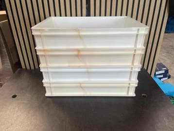 Veiling - 4 Witte Kunststof Magazijnbakken – ca. 60 × 40, Nieuw