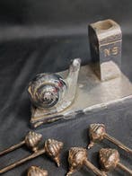 Messensteun (9) - escargot - zilverkleurig