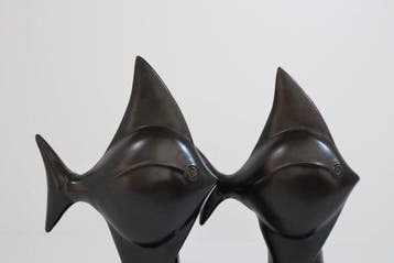 Jema Holland - Beeld, Twee platvisjes op sokkel - 22.5 cm -